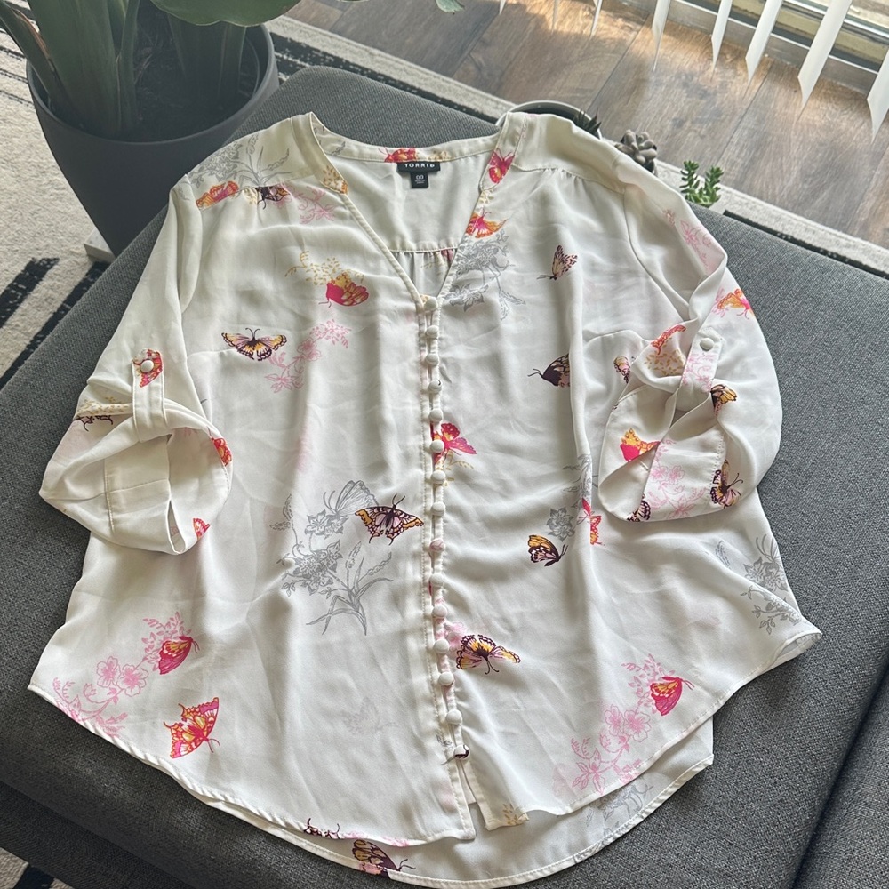 Torrid White Butterfly Print Blouse